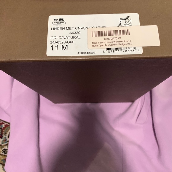 Coach Wedge - Picture 6 of 9